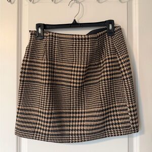 H&M Black and Tan Houndstooth Mini Skirt